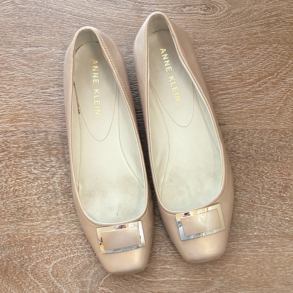 Anne Klein Women's Nude Flats with Metallic Detail